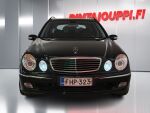 Mercedes-Benz E 2004 Musta