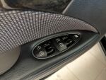 Mercedes-Benz E 2004 Musta