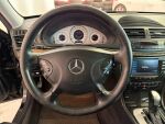Mercedes-Benz E 2004 Musta