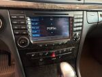 Mercedes-Benz E 2004 Musta