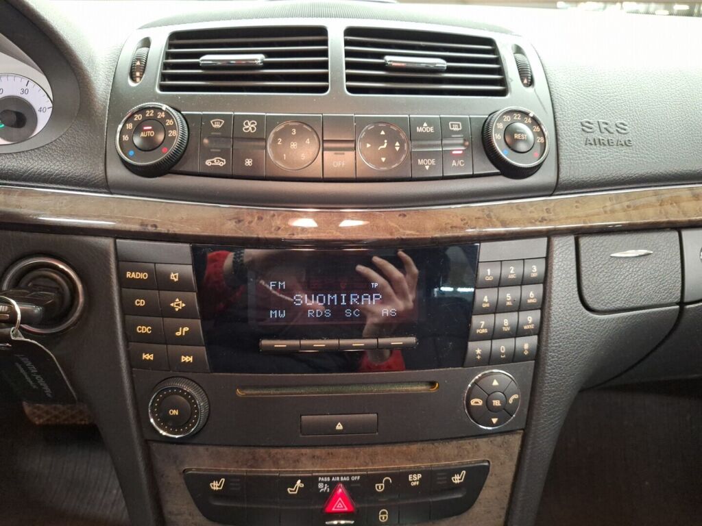 Mercedes-Benz E 2007 Harmaa