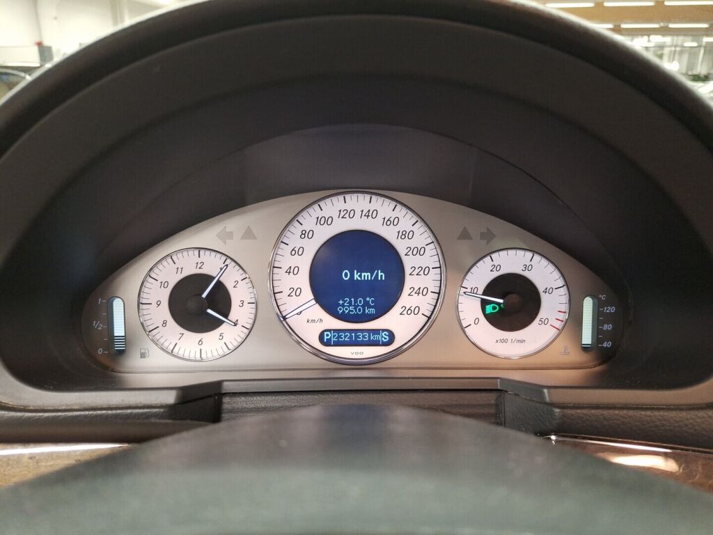 Mercedes-Benz E 2007 Harmaa