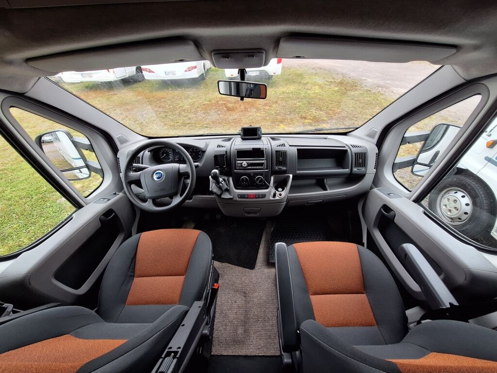 Adria Coral Sport 573 DS 2007 Valkoinen