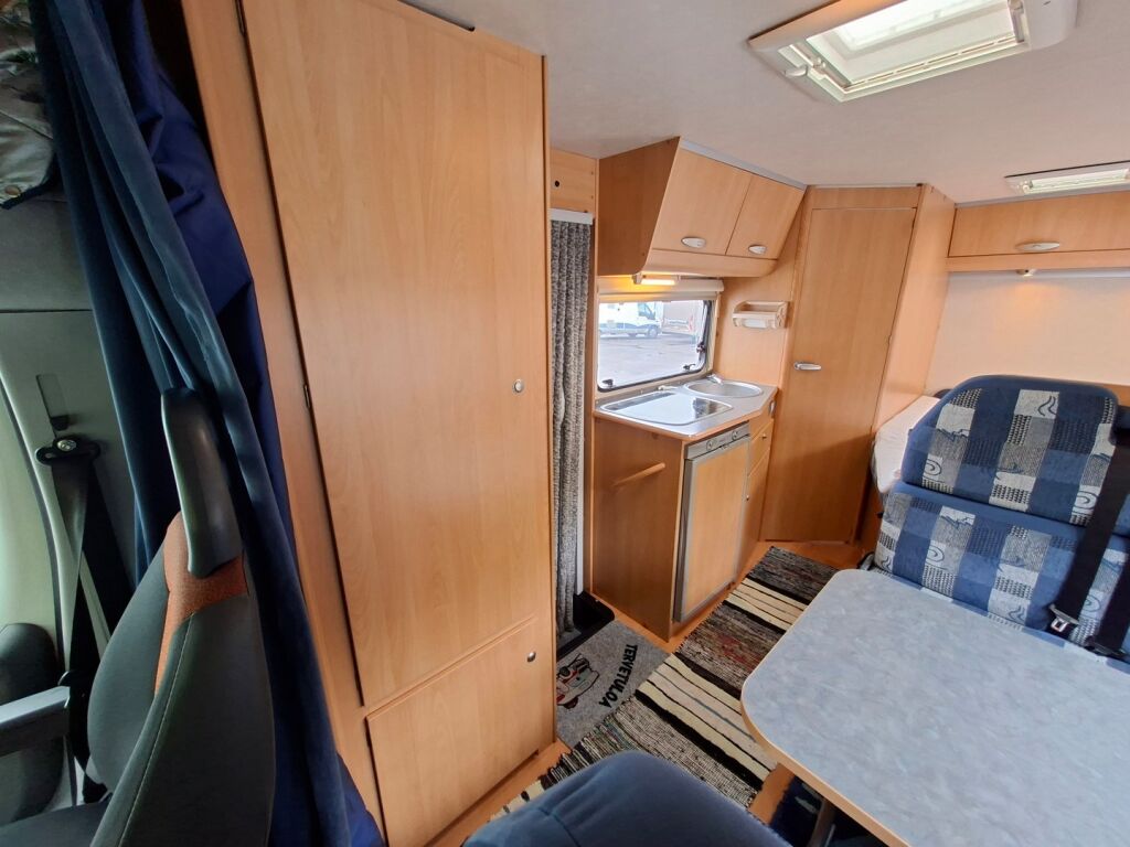 Adria Coral Sport 573 DS 2007 Valkoinen