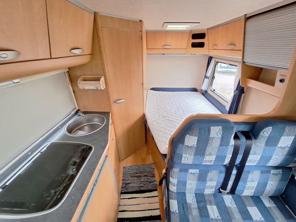 Adria Coral Sport 573 DS 2007 Valkoinen