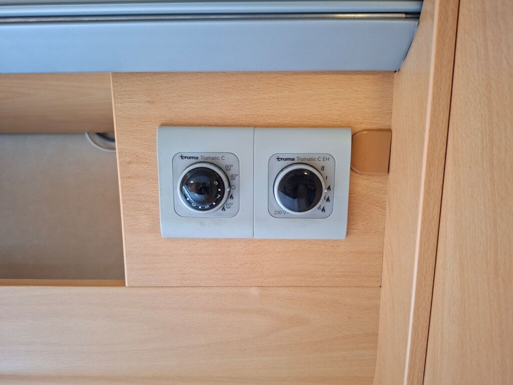 Adria Coral Sport 573 DS 2007 Valkoinen