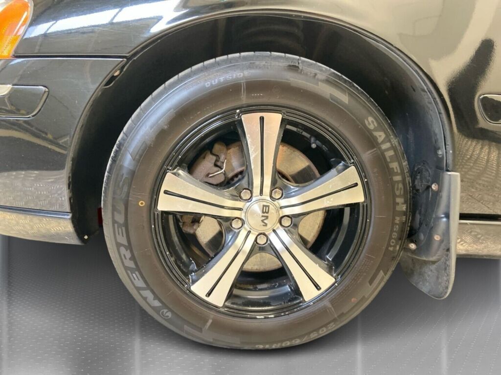 Volvo V70 2007 Musta