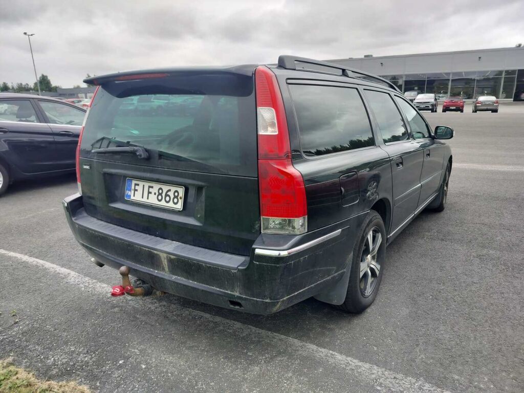 Volvo V70 2007 Musta