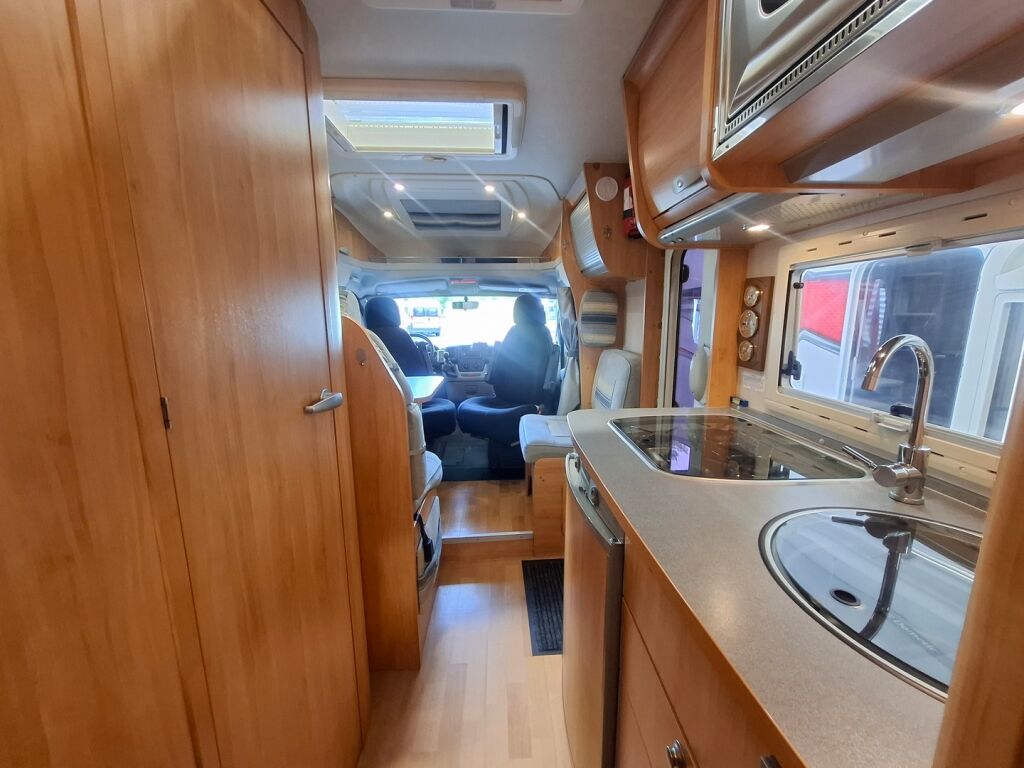 Adria Coral Plus 660 SL 2007 Valkoinen