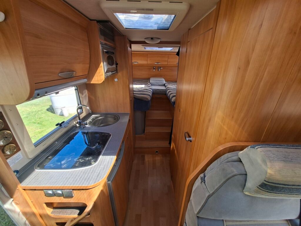 Adria Coral Plus 660 SL 2007 Valkoinen