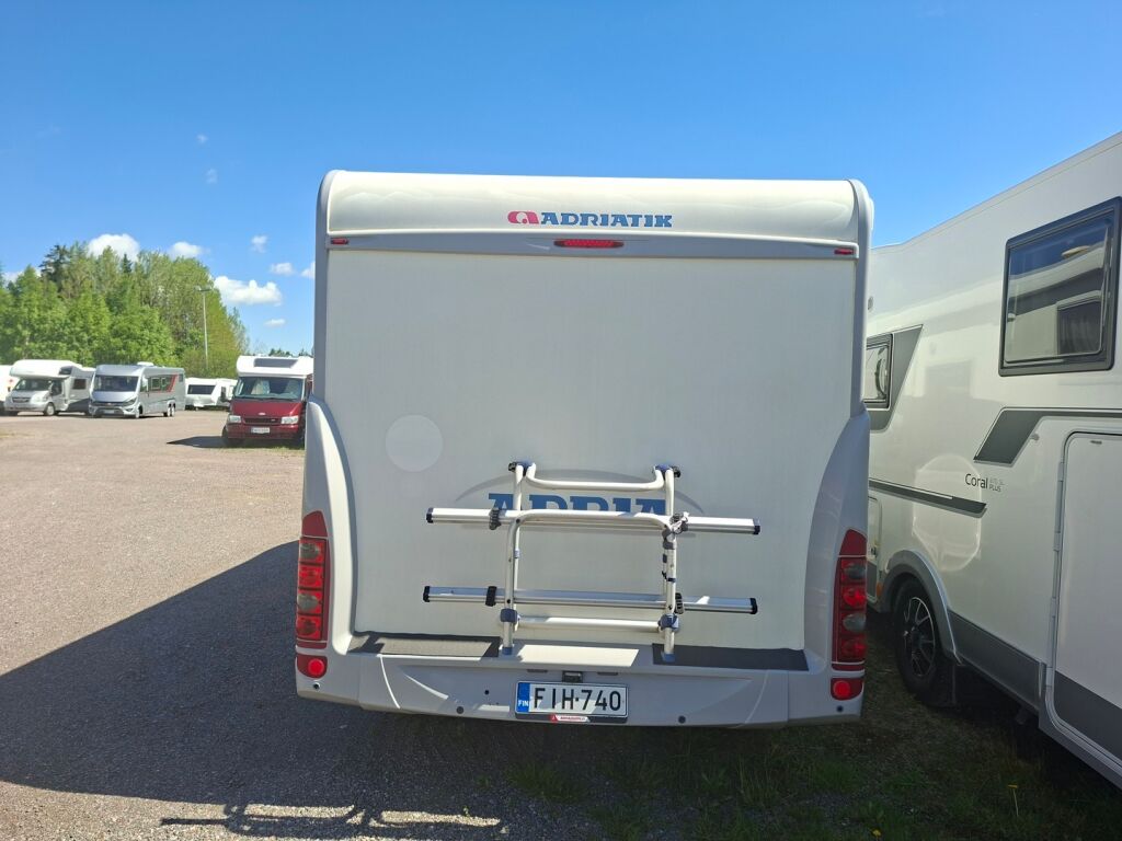 Adria Coral Plus 660 SL 2007 Valkoinen