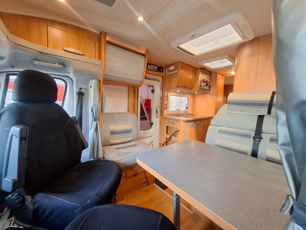 Adria Coral Plus 660 SL 2007 Valkoinen