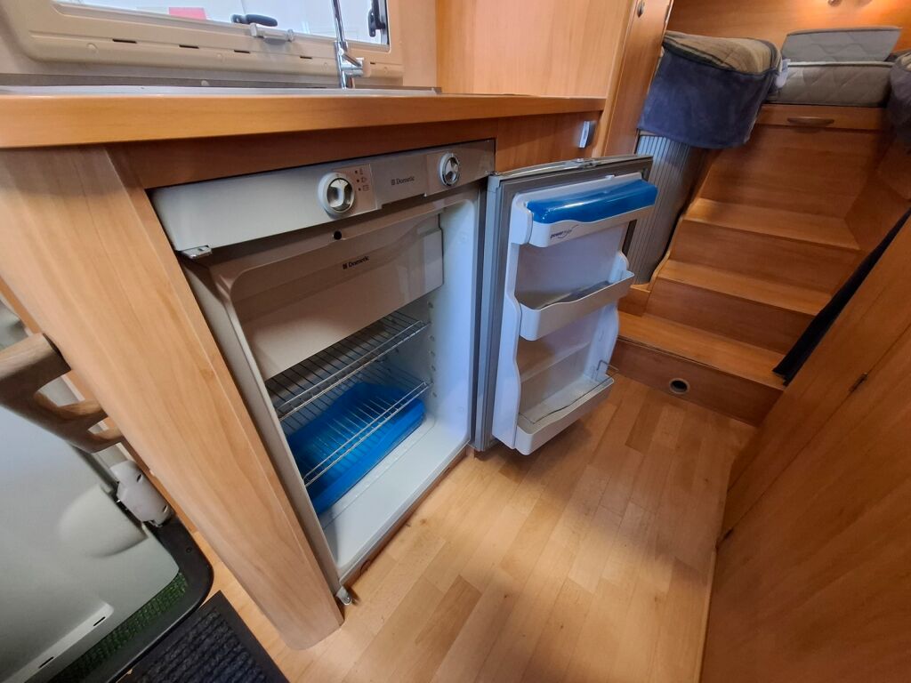 Adria Coral Plus 660 SL 2007 Valkoinen