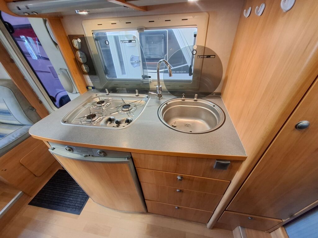 Adria Coral Plus 660 SL 2007 Valkoinen