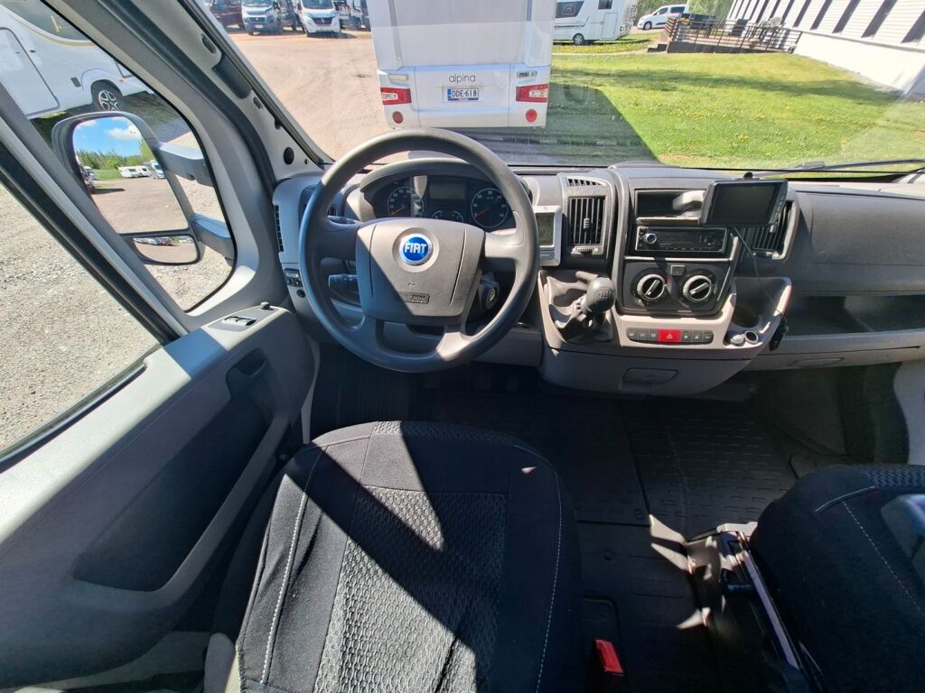 Adria Coral Plus 660 SL 2007 Valkoinen