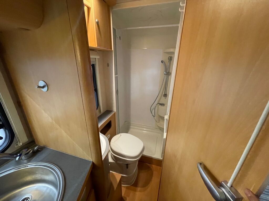 Adria CORAL SPORT 573 DS 2008 Valkoinen