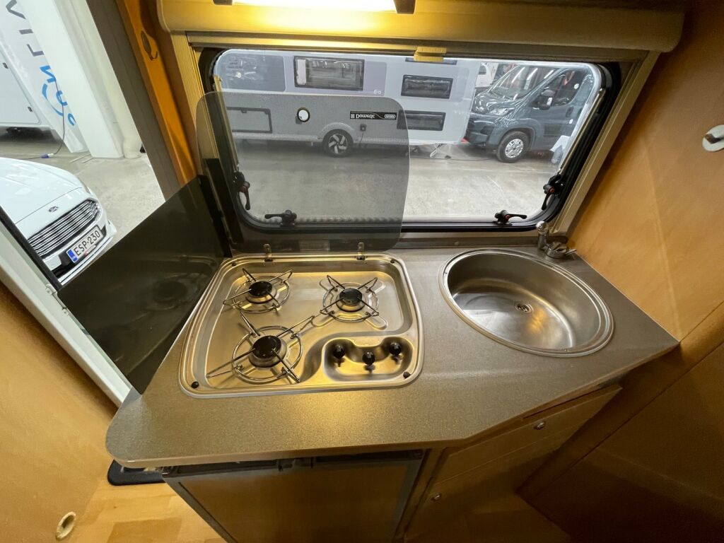 Adria CORAL SPORT 573 DS 2008 Valkoinen