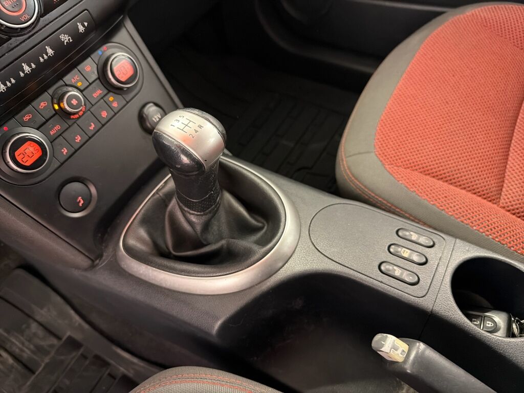 Nissan Qashqai 2008 Ruskea (beige)