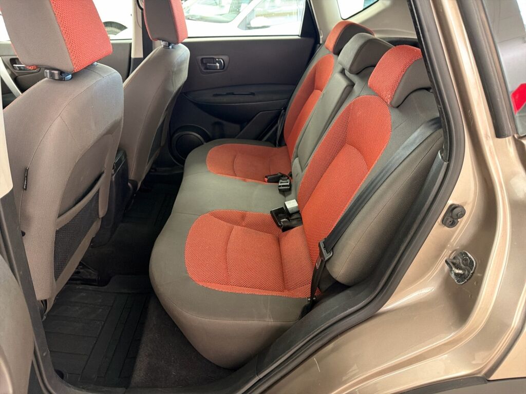 Nissan Qashqai 2008 Ruskea (beige)