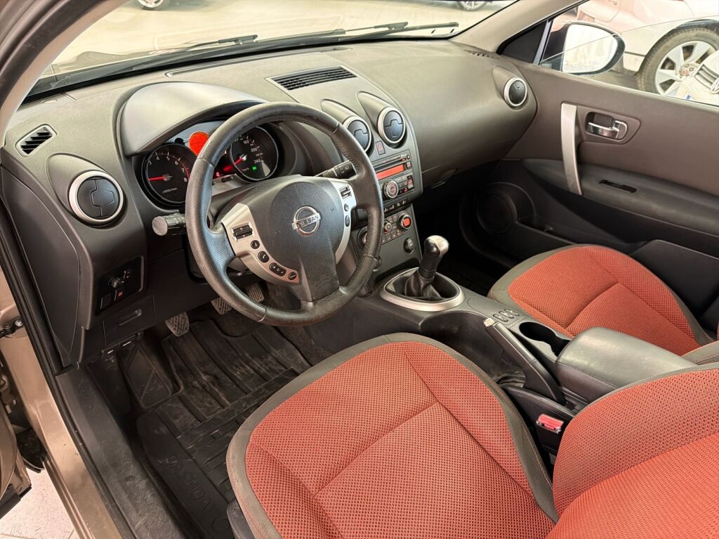 Nissan Qashqai 2008 Ruskea (beige)