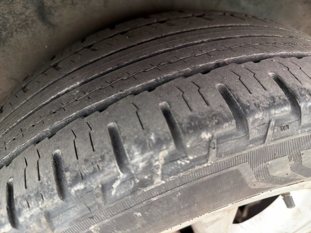 Nissan Qashqai 2008 Ruskea (beige)