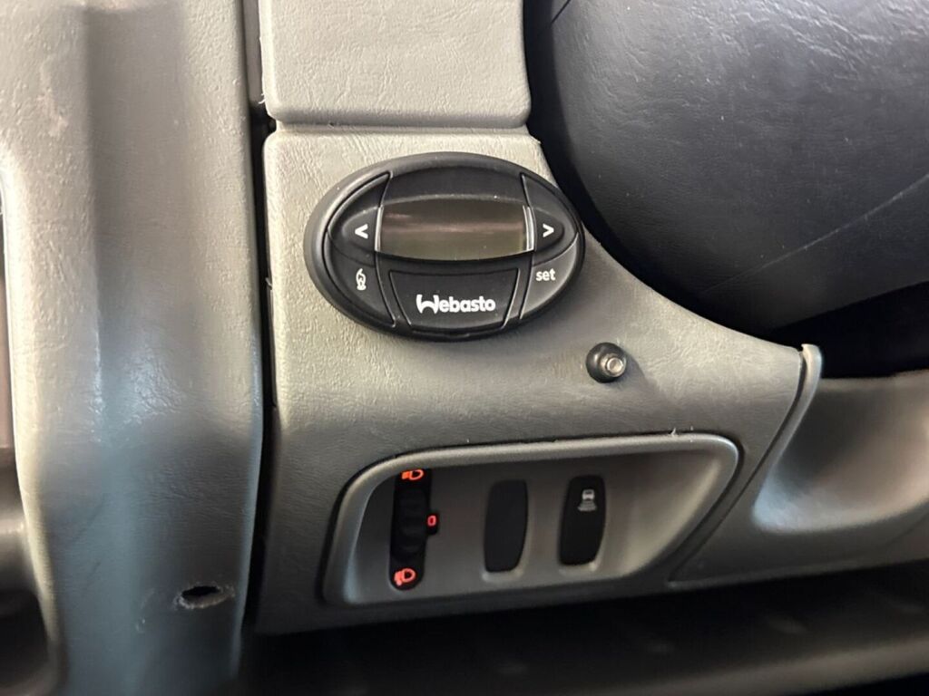 Opel Vivaro 2008 Hopea