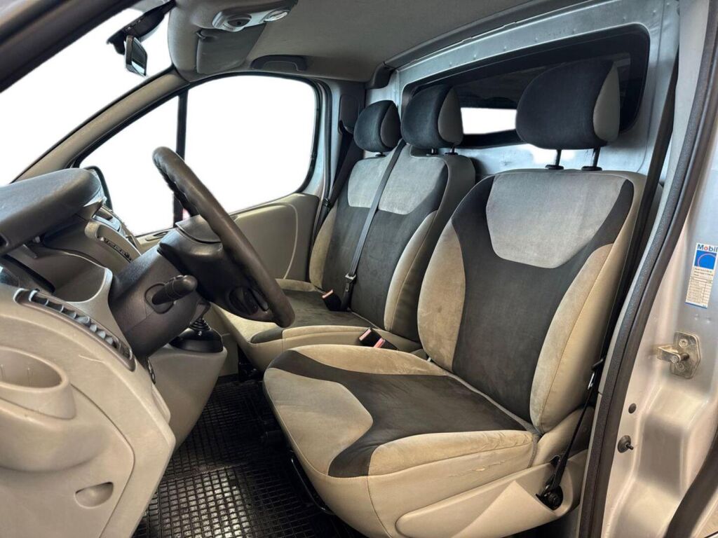 Opel Vivaro 2008 Hopea