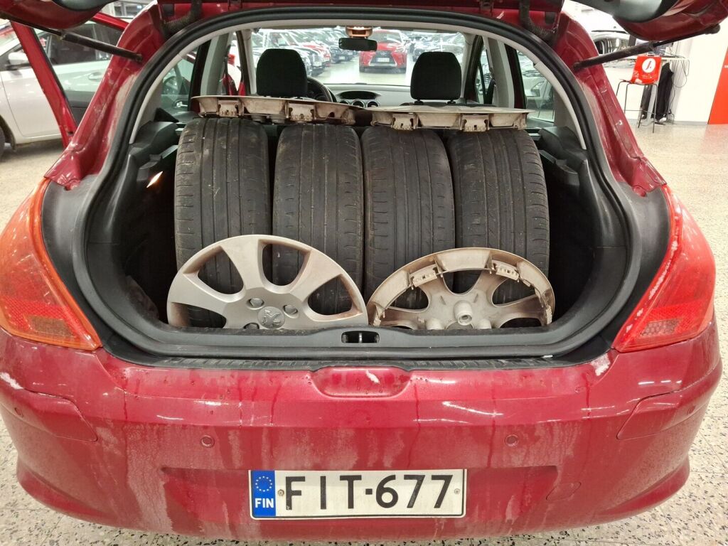 Peugeot 308 2008 Punainen