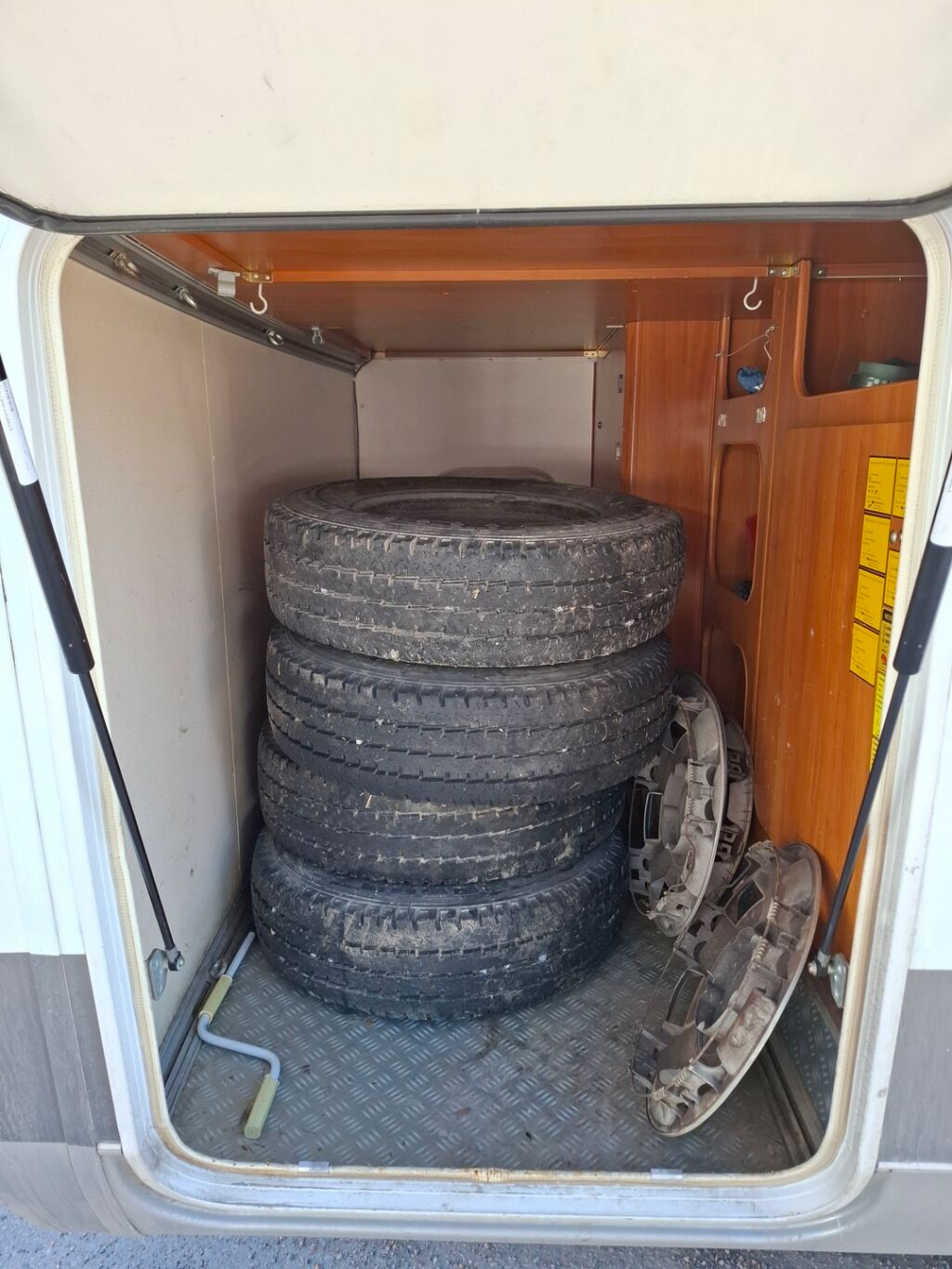 Hobby T 500 GESC VAN Exclusive 2008 Valkoinen