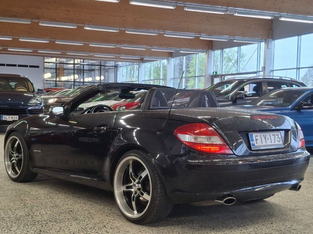 Mercedes-Benz SLK 2004 Musta