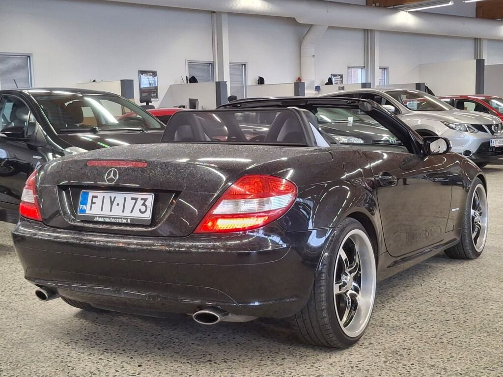 Mercedes-Benz SLK 2004 Musta