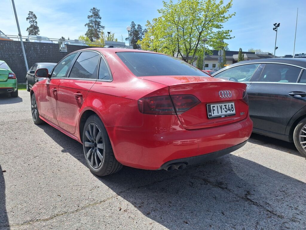 Audi A4 2008 Punainen