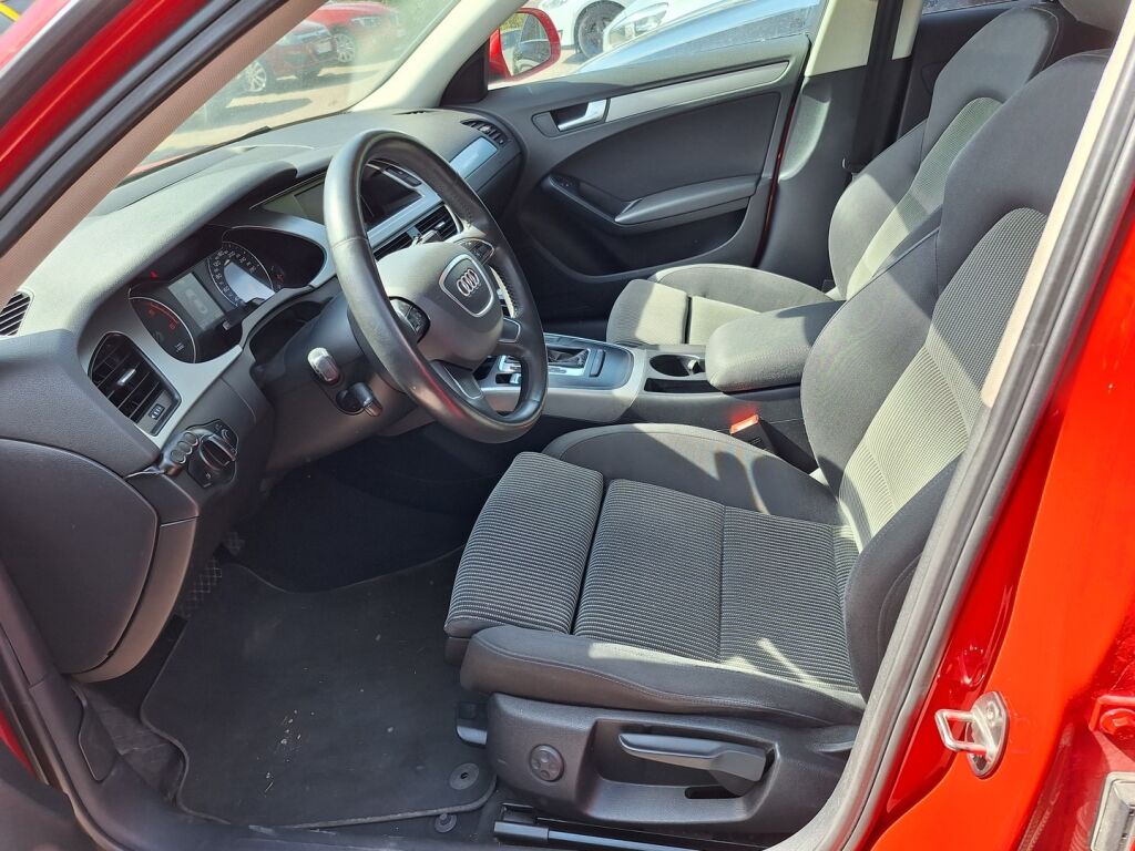 Audi A4 2008 Punainen