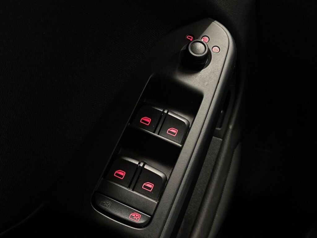 Audi A4 2008 Punainen