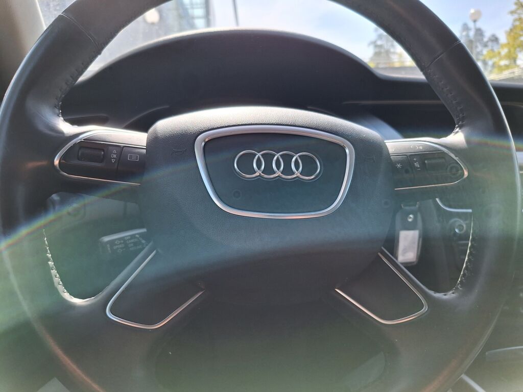 Audi A4 2008 Punainen