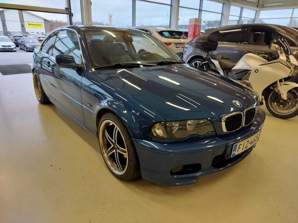 BMW 320 2002 Sininen