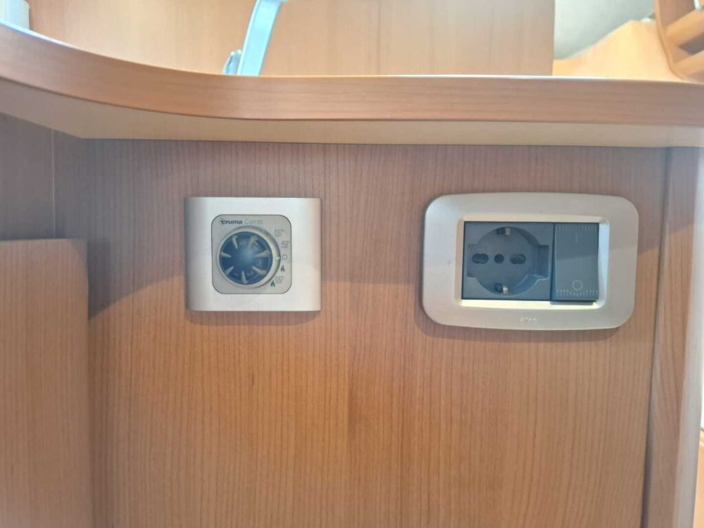 Elnagh Duke 420 L 2009 Valkoinen