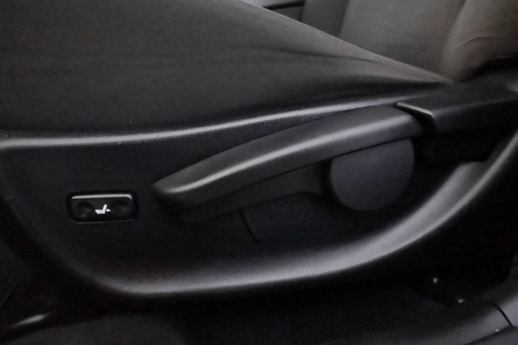 Toyota Avensis 2009 Harmaa