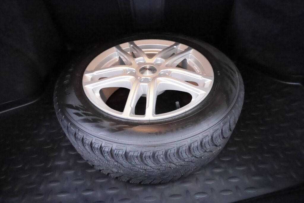 Toyota Avensis 2009 Harmaa