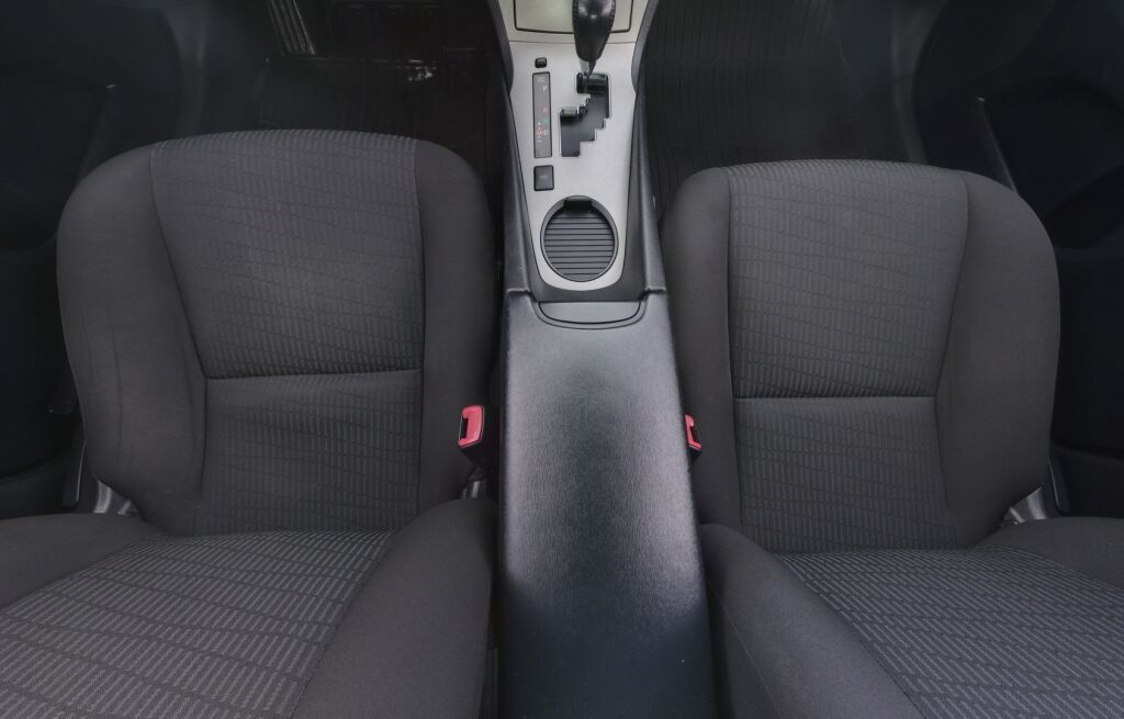 Toyota Avensis 2009 Harmaa