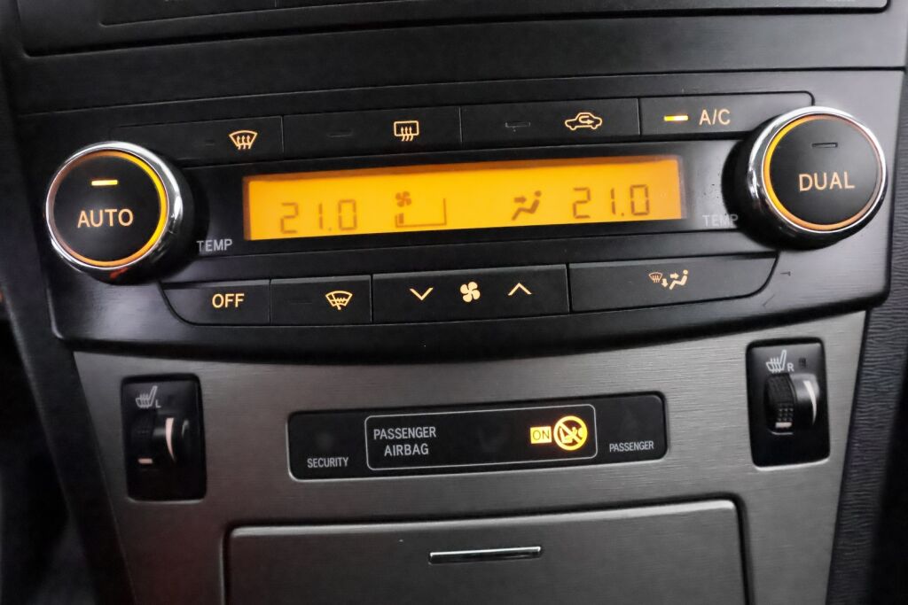 Toyota Avensis 2009 Harmaa