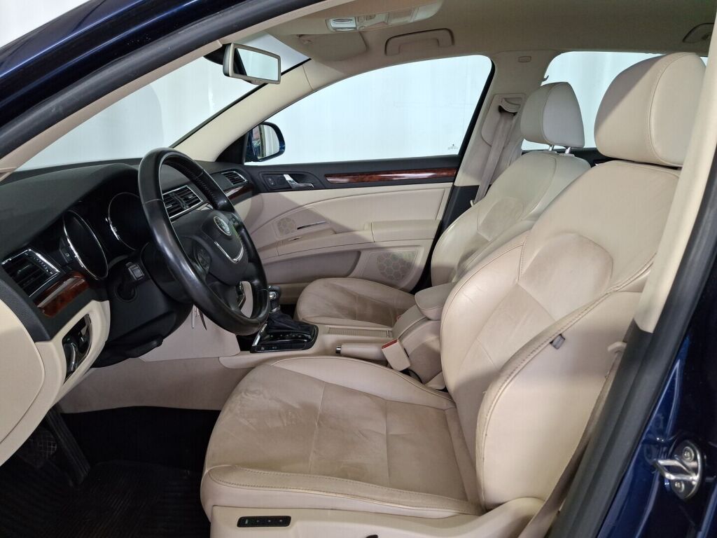 Skoda Superb 2009 Sininen