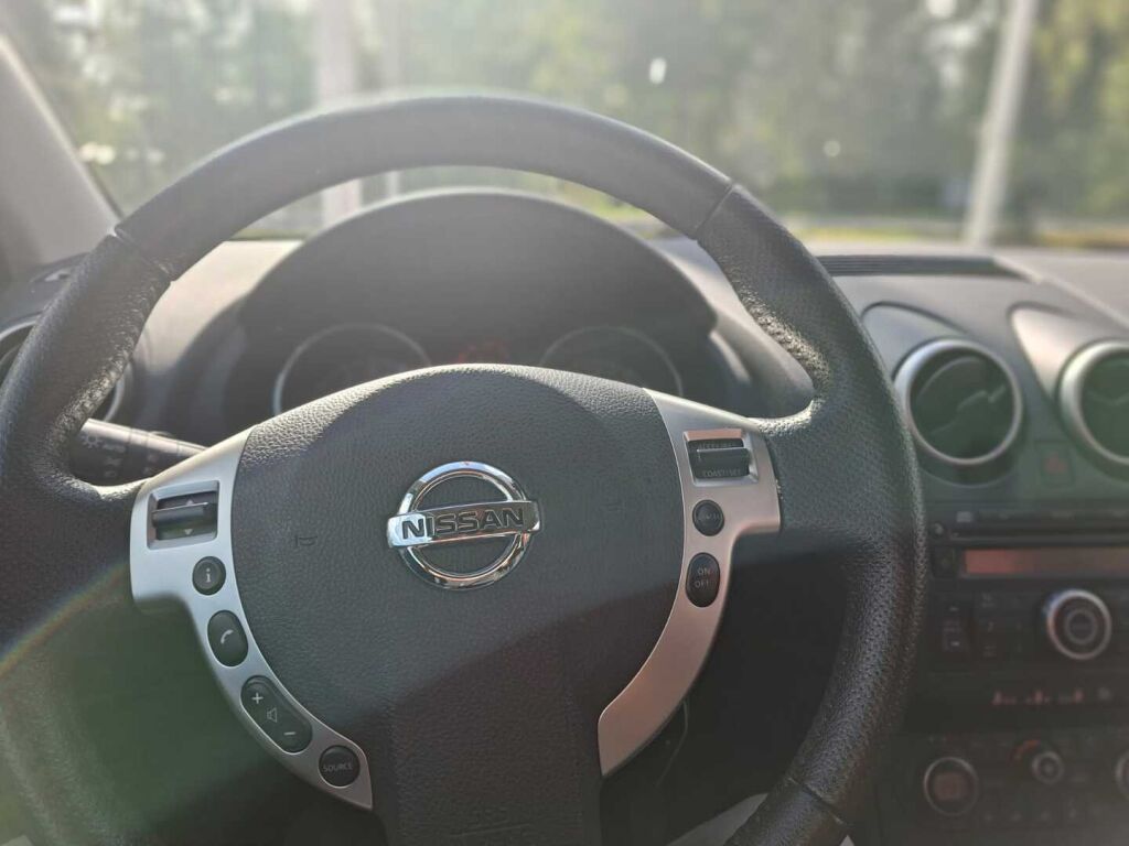 Nissan Qashqai 2009 Punainen