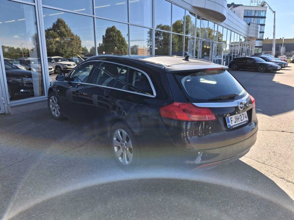 Opel Insignia 2010 Musta