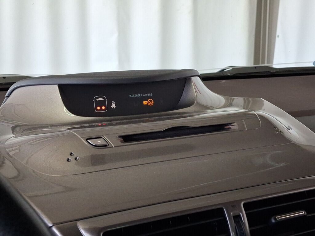 Toyota iQ 2009 Musta