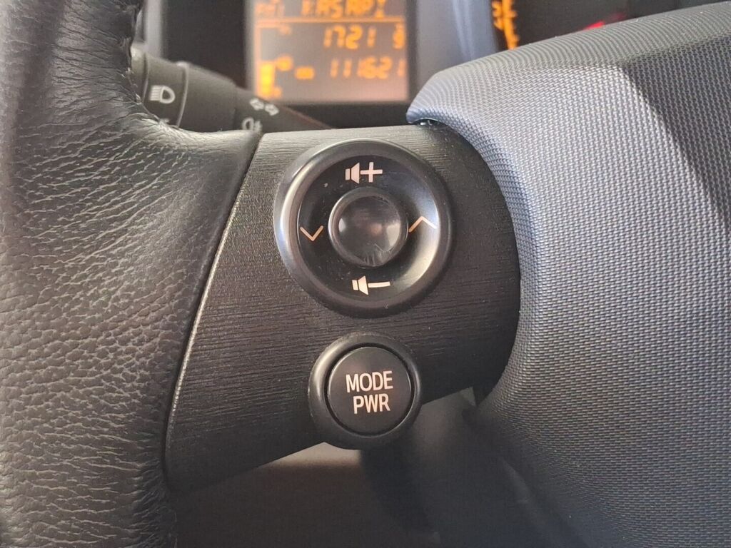 Toyota iQ 2009 Musta