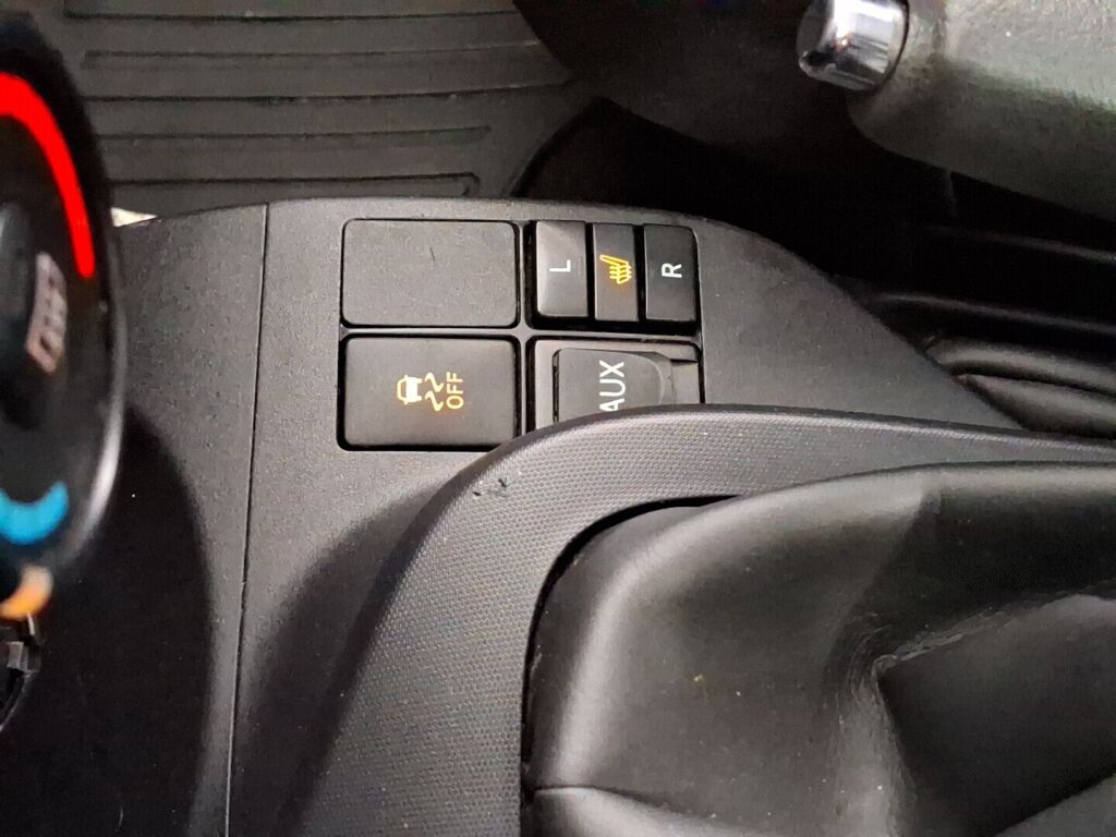 Toyota iQ 2009 Musta