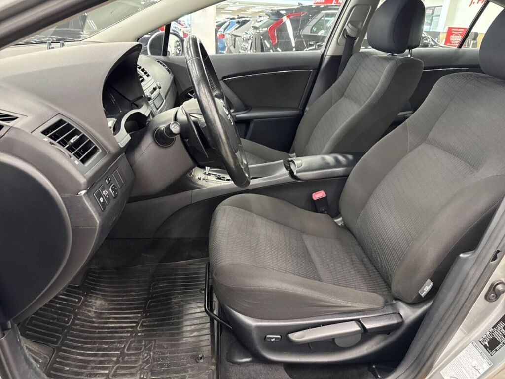 Toyota Avensis 2009 Harmaa