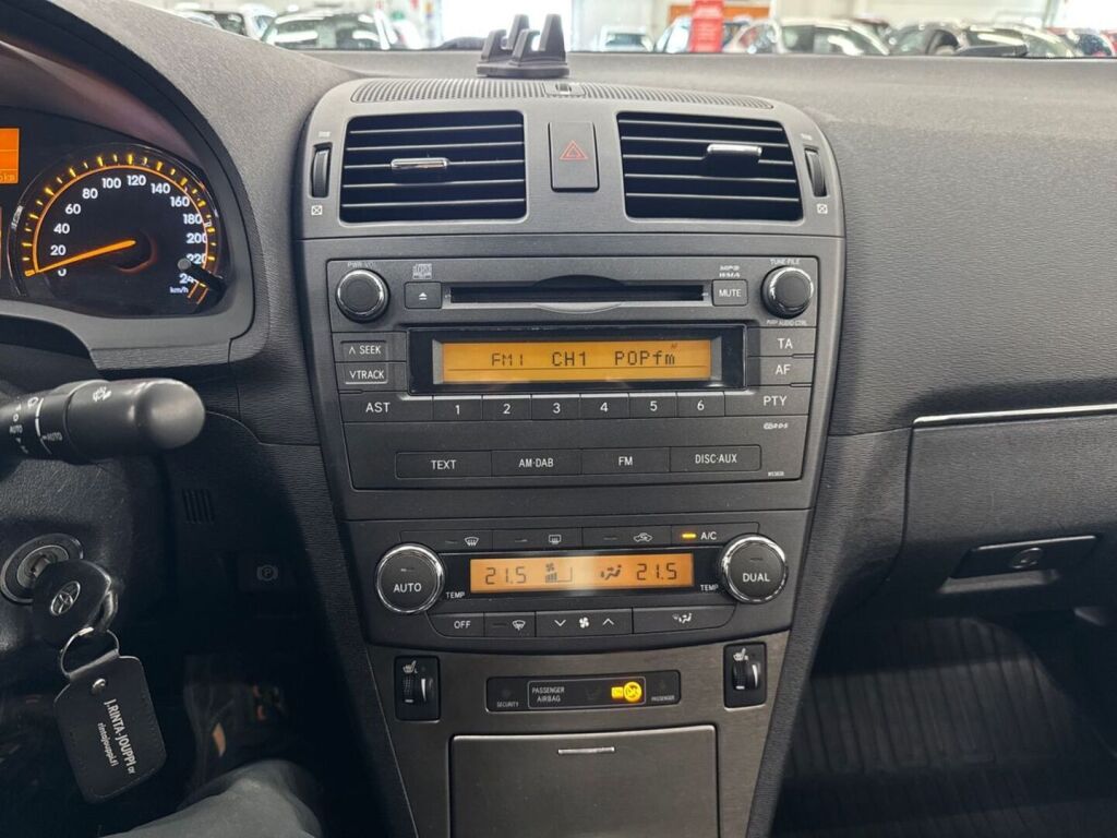 Toyota Avensis 2009 Harmaa
