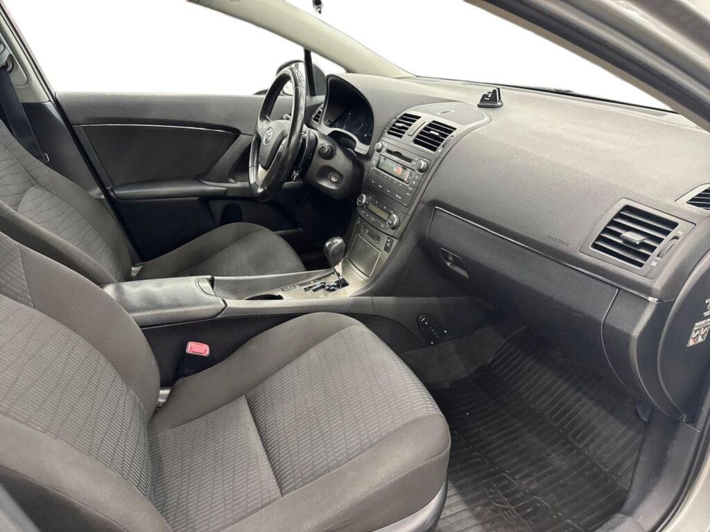 Toyota Avensis 2009 Harmaa